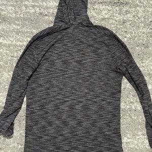 Men’s Lululemon sweatshirt